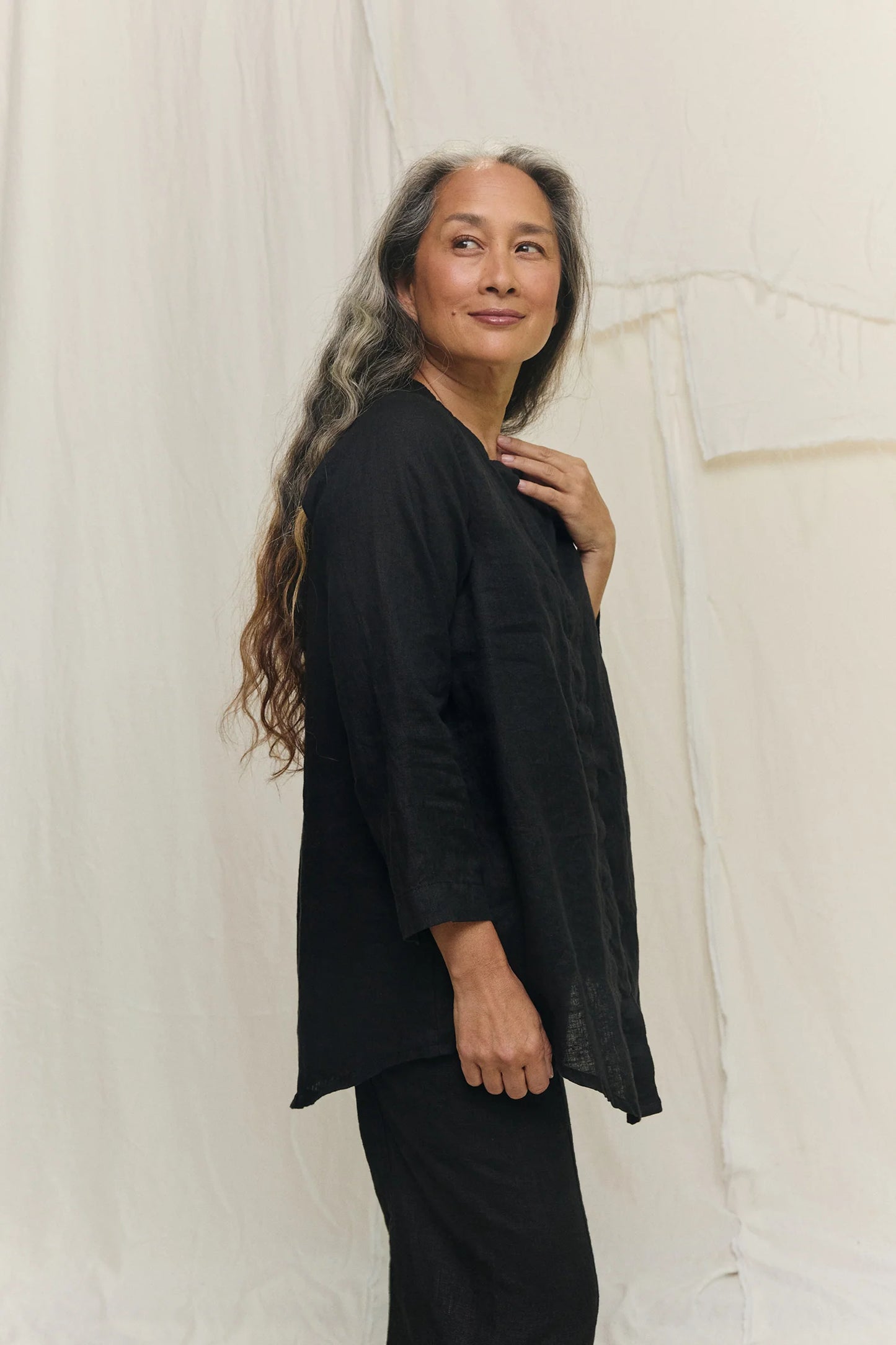 Long Sleeve Kara Snap Top in Lightweight Linen
