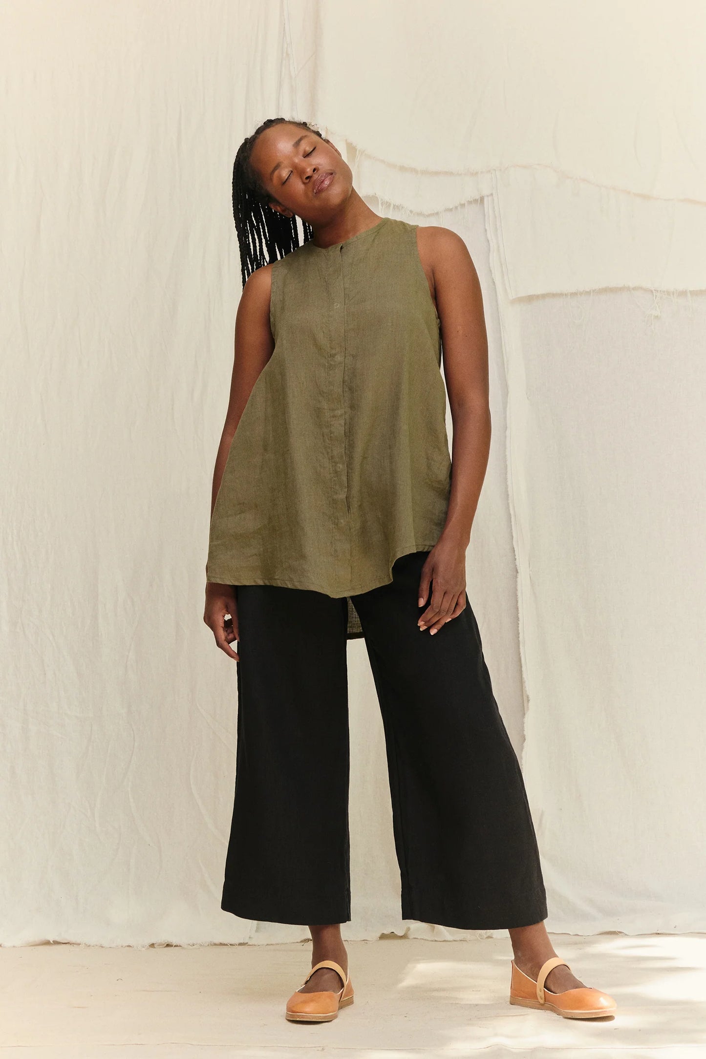 Sleeveless Kara Snap Top in Lightweight Linen