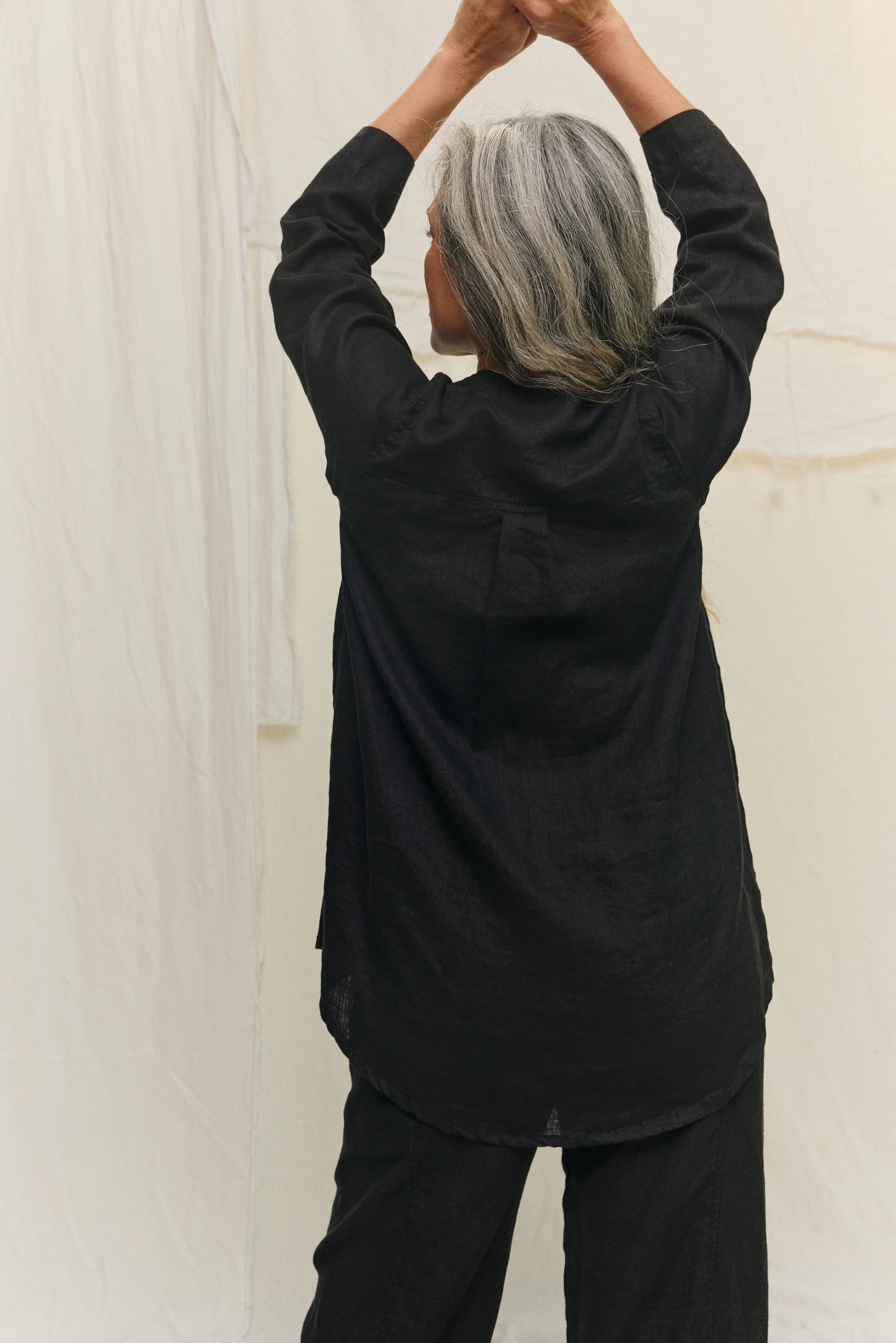 Long Sleeve Kara Snap Top in Lightweight Linen
