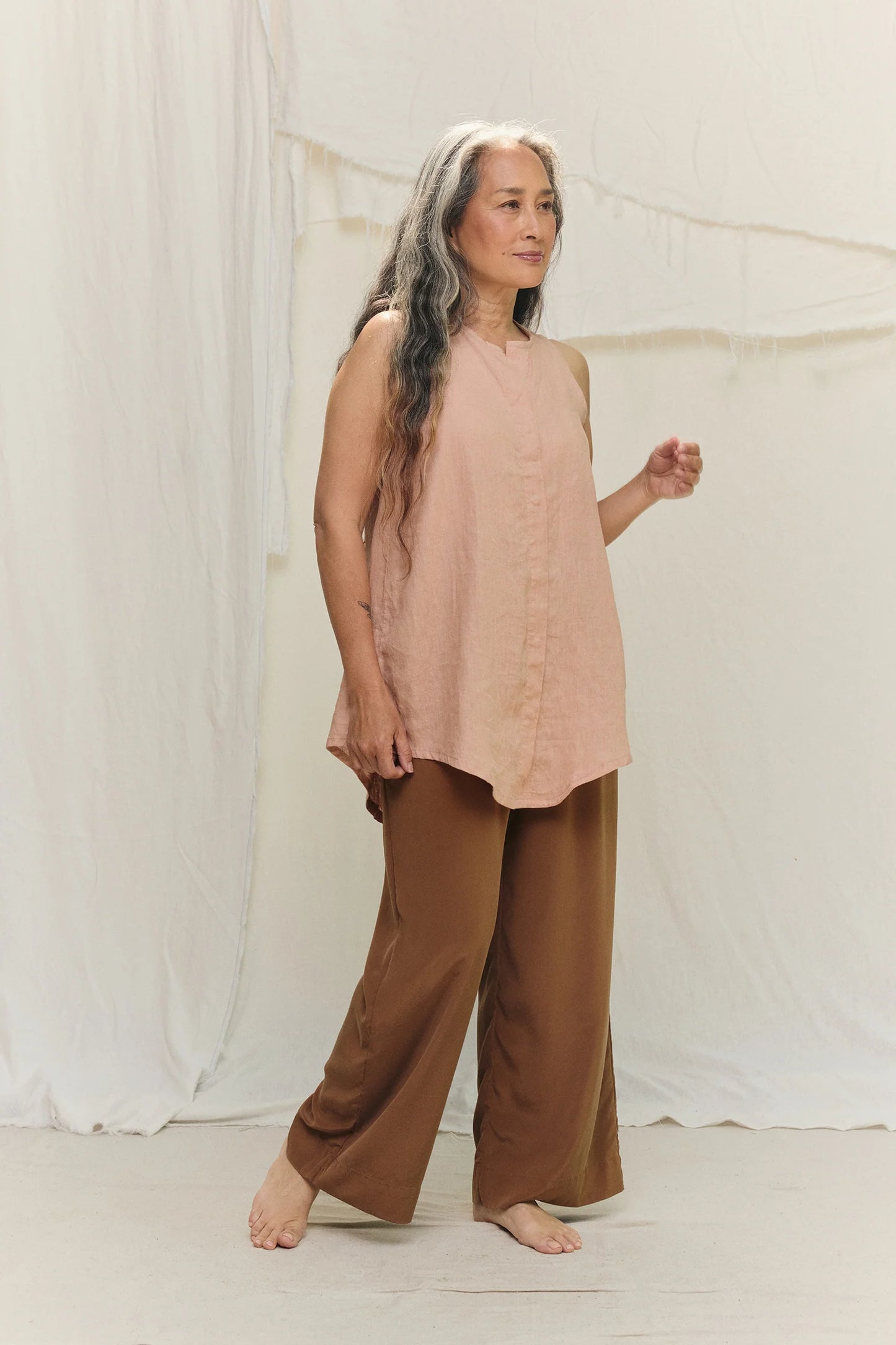 Sleeveless Kara Snap Top in Lightweight Linen
