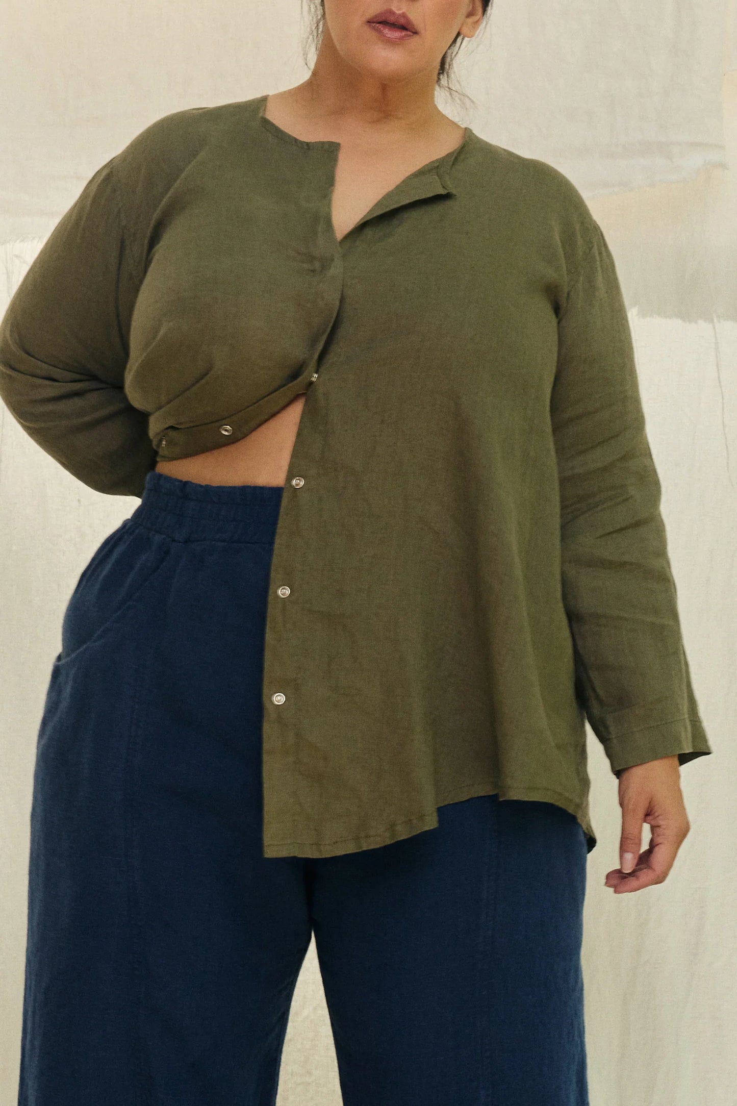 Long Sleeve Kara Snap Top in Lightweight Linen
