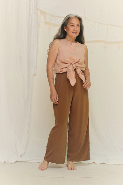 Sleeveless Kara Snap Top in Lightweight Linen