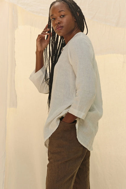 Long Sleeve Kara Snap Top in Lightweight Linen
