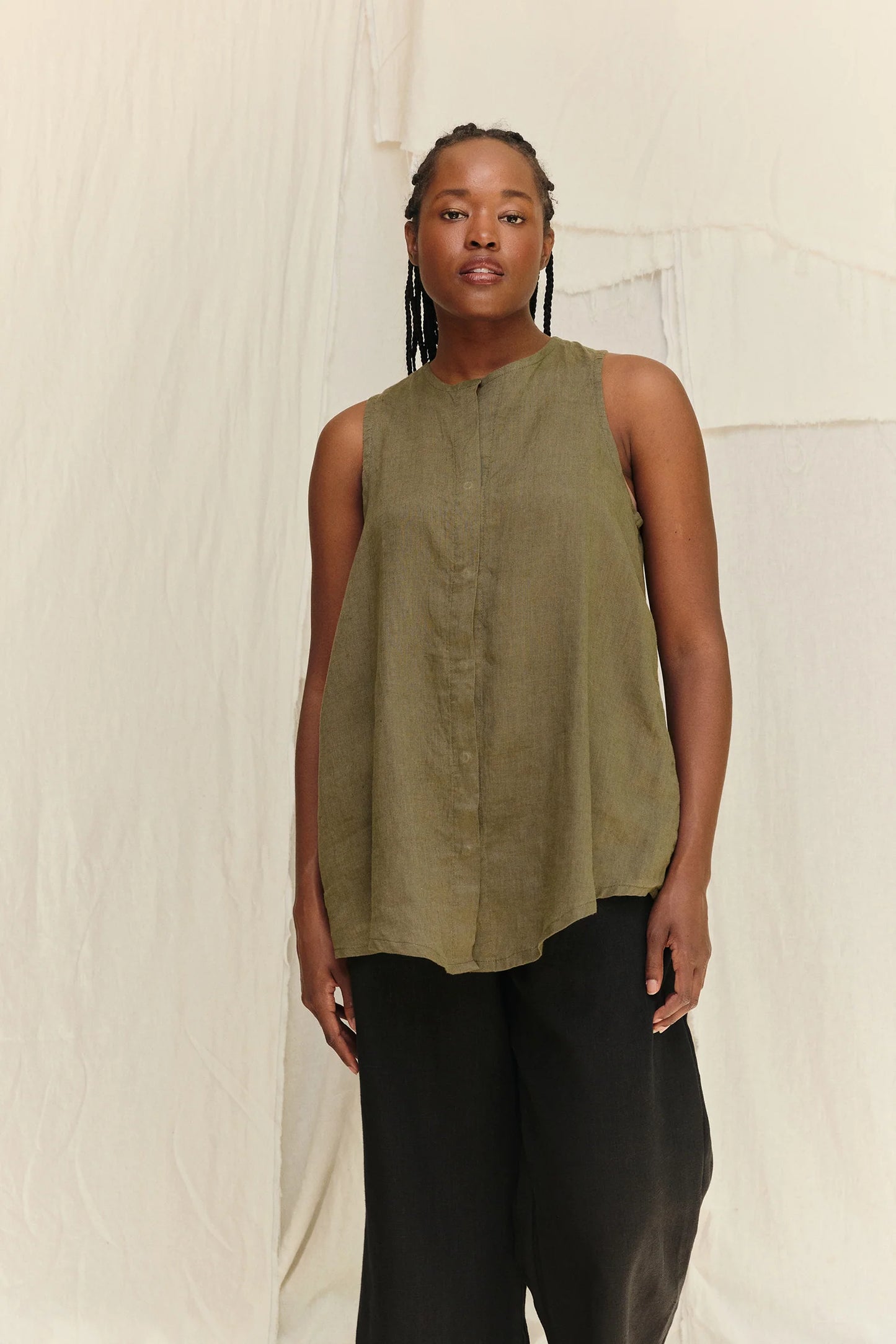 Sleeveless Kara Snap Top in Lightweight Linen