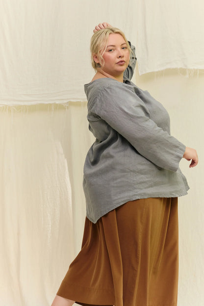 Long Sleeve Kara Snap Top in Lightweight Linen