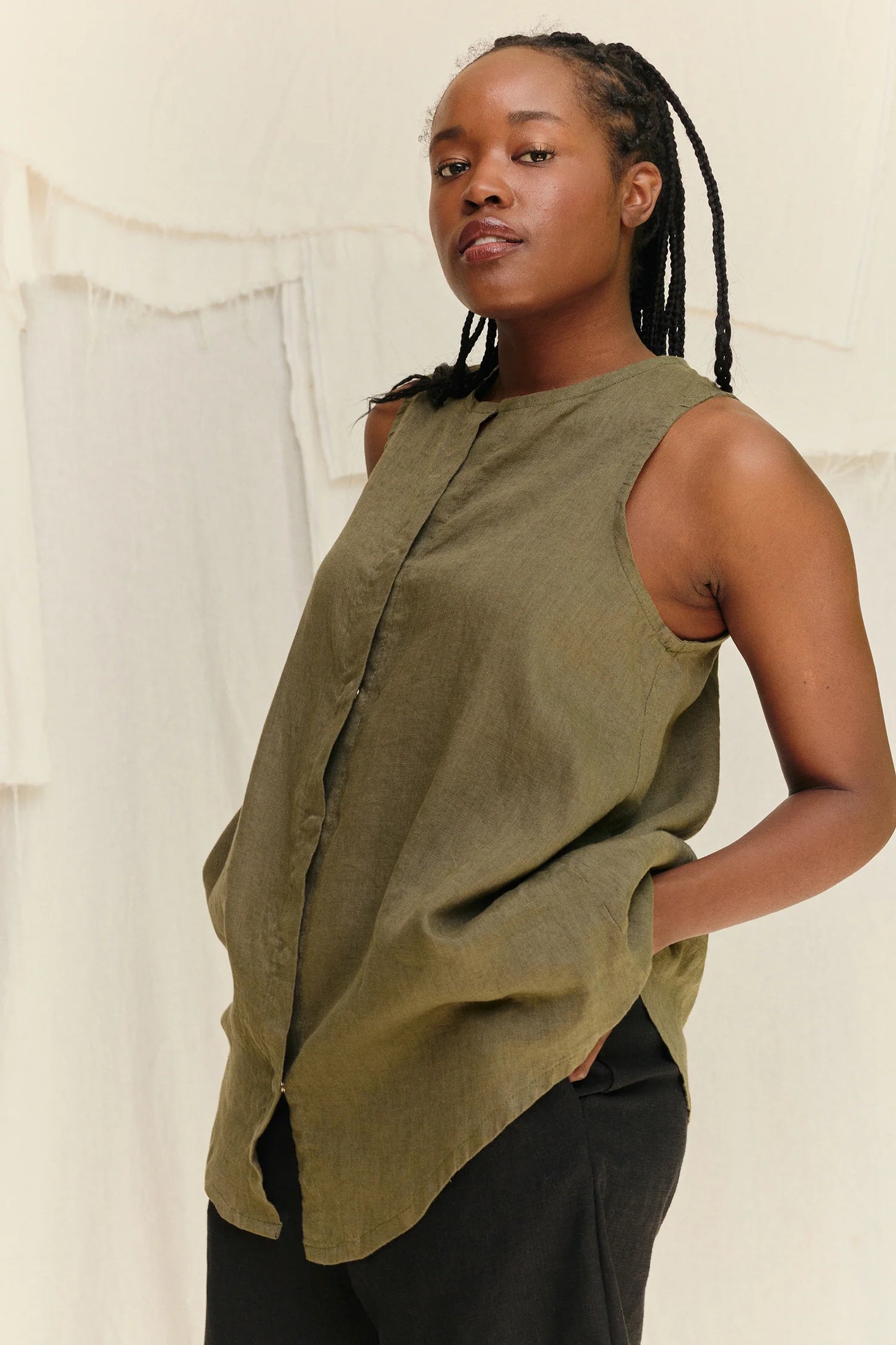 Sleeveless Kara Snap Top in Lightweight Linen