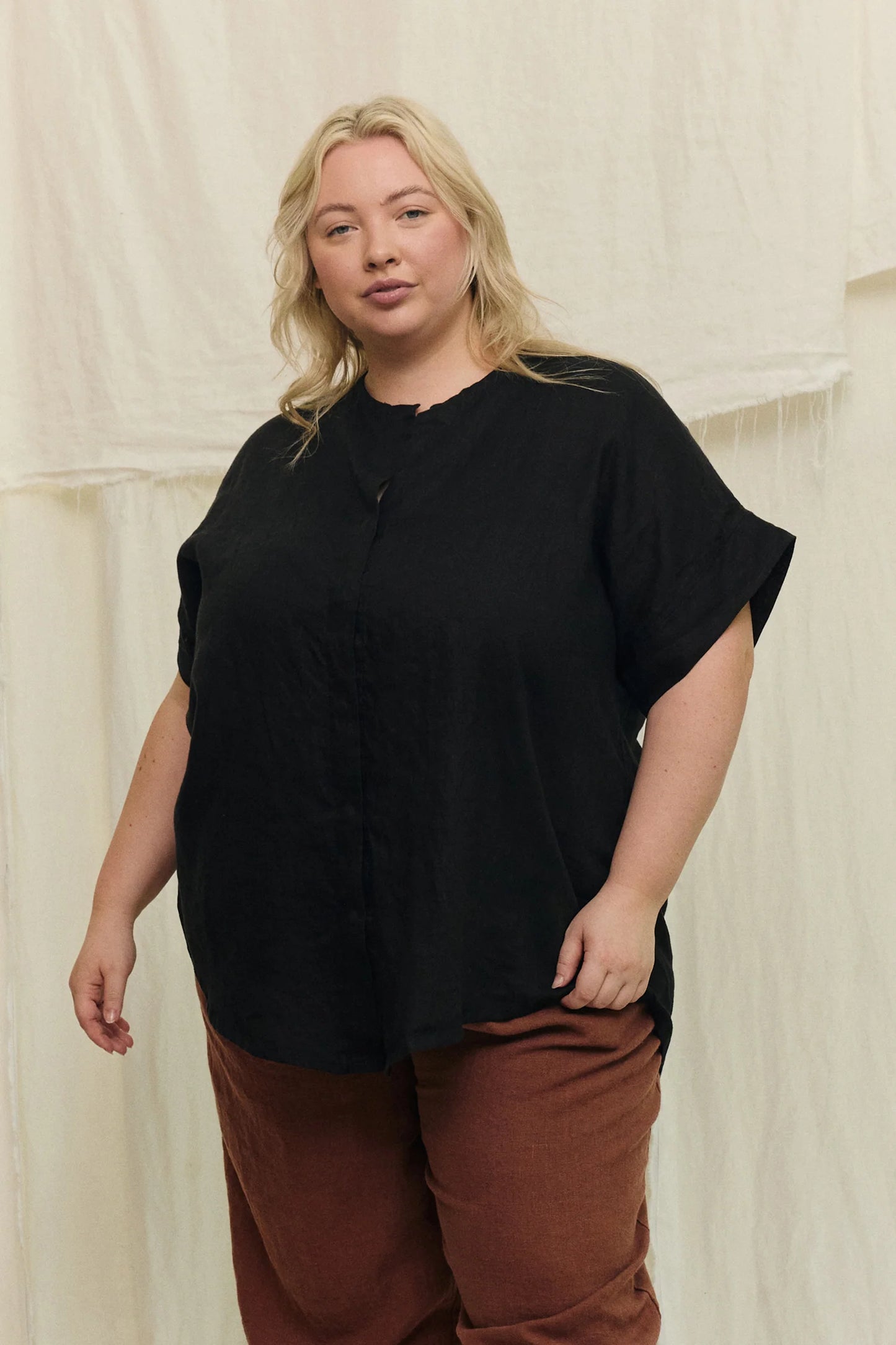 Georgia Snap Top in Lightweight Linen